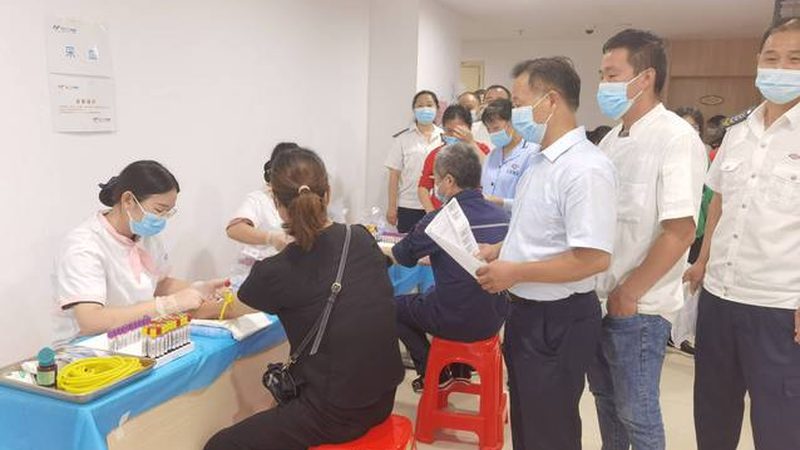 防癌体检适用于以下人群：